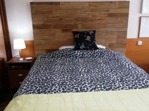 Habitación en calle de José María Soroa, 19