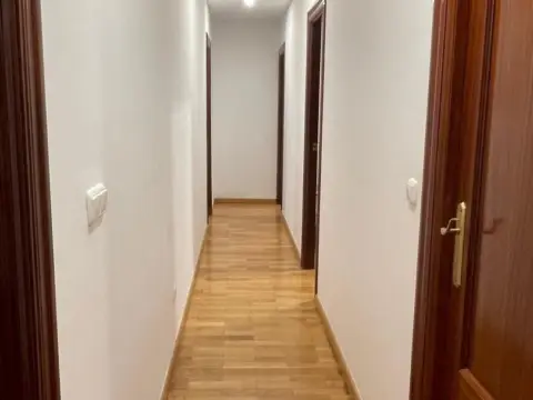 Piso en calle de Alfonso XII, 12