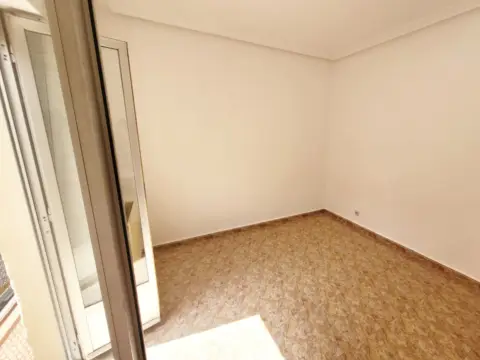 Piso en calle de Ávila, 13