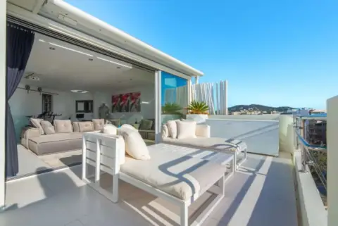 Dúplex en Passeig de Joan Carles I, 23