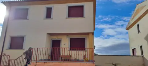 Chalet pareado en calle del Pinar, 7