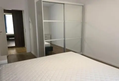 Piso en calle de las Camelias, 4