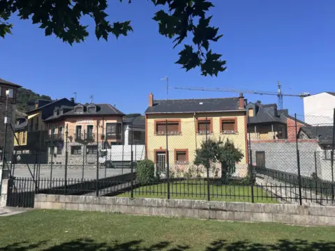 Casa unifamiliar en calle del Palacio, 17