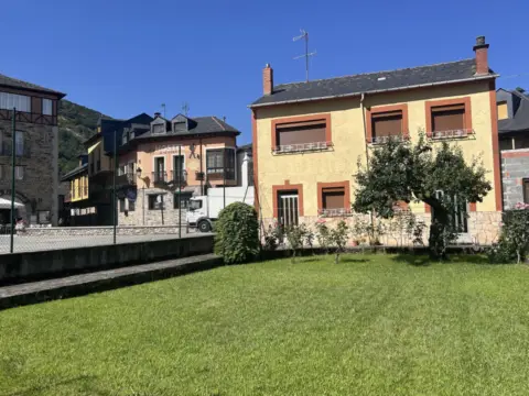 Casa unifamiliar en calle del Palacio, 17