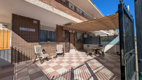 Casa adosada en calle Pintor Cecilio Pla, 21