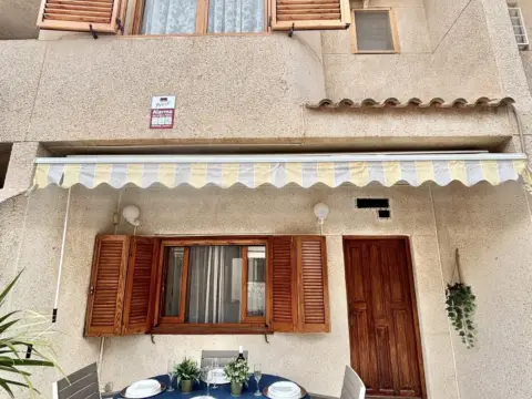 Casa adosada en Carrer del Monte de Santa Pola, 35