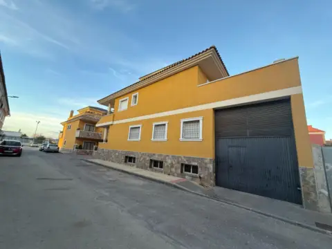 Chalet adosado en Travesía Santa Ana, 17