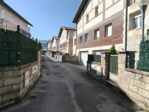 Chalet adosado en Barrio Samano, 74