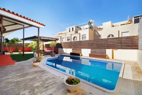 Chalet adosado en calle de la Goleta, 26