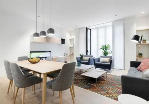 Apartamento en calle Antonio Gaudi, 6