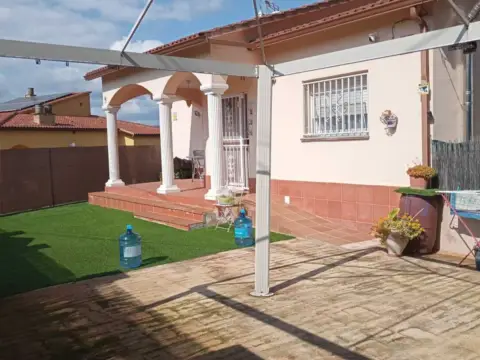 Casa adosada en Avinguda de la Selva, 24