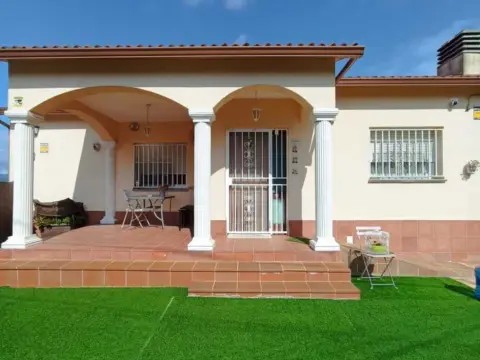 Casa adosada en Avinguda de la Selva, 24