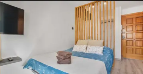 Estudio en Cuesta de Santa Catalina, 1