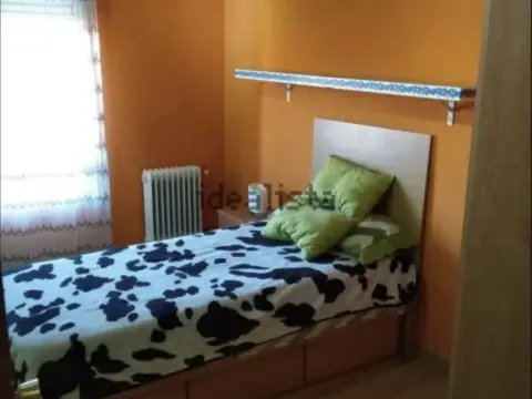 Piso en Avenida de los Reyes Católicos, 35