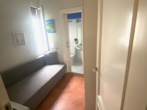 Habitación en calle Infante Carlos De Borbon, 16