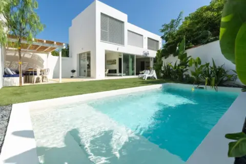 Casa adosada en Carrer del Papa Gregori IX, 5