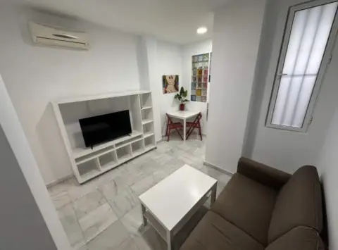 Estudio en calle González Cuadrado, 22