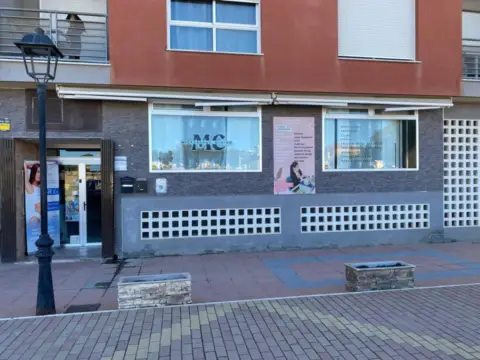 Local comercial en calle Guillermo Simonelli, 26