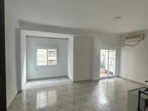 Piso en calle Virgen de la Cinta, 28