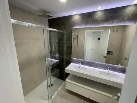 Apartamento en Avenida de la República Argentina, 1