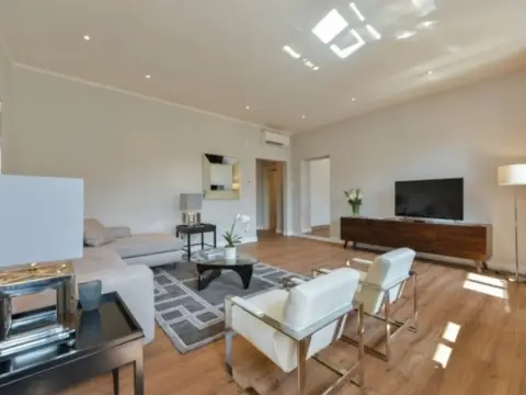 Piso en Avenida de José Laguillo, 24