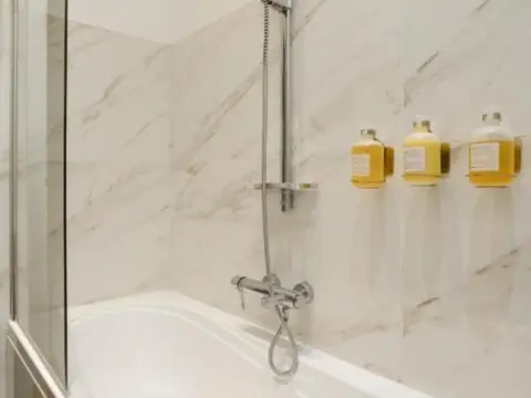 Apartamento en calle de Tomás Zumalacárregui, 20