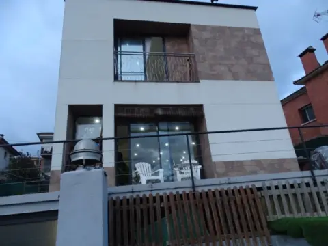 Casa unifamiliar en Carrer d'Enric Morera, 27