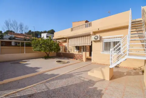 Chalet unifamiliar en Carrer de Gran Avenida, 6