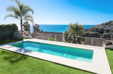 Casa adosada en Carrer de la Guàrdia Urbana, 13
