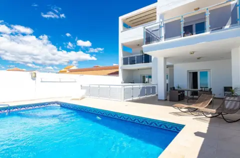 Chalet adosado en calle Tizona, 4