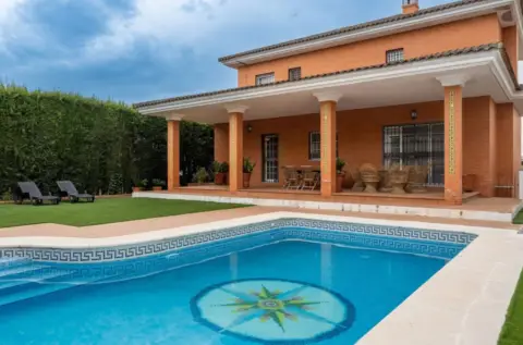 Chalet adosado en calle Don Alonso Quijano, 1