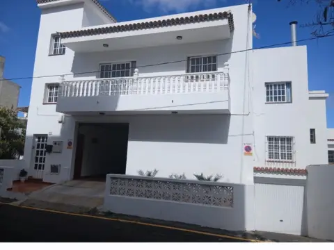 Casa unifamiliar en calle Antonio Santos, 4