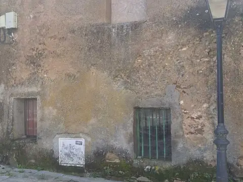 Casa adosada en calle de Castillejos, 11