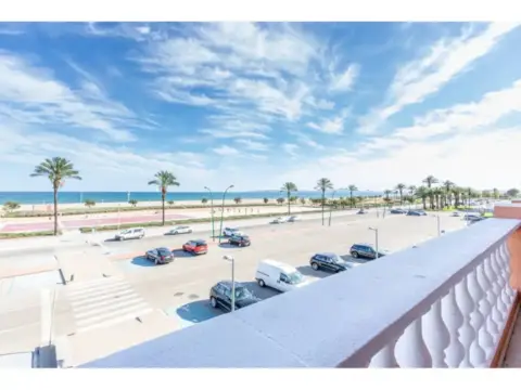 Apartamento en Passeig Marítim, 6