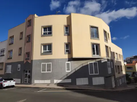 Piso en calle Doctor Sebastián Sánchez Ruano, 16