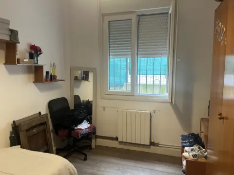 Habitación en calle de la Salve, 13