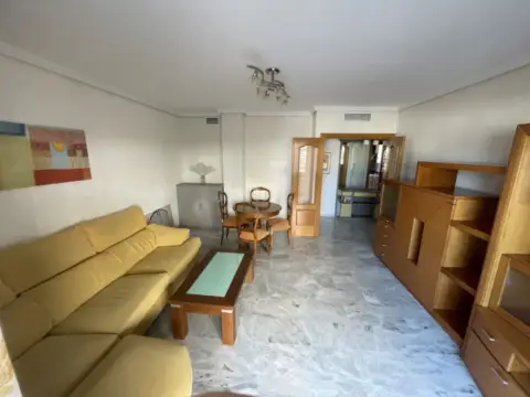 Piso en calle del Periodista José María Carulla, 8
