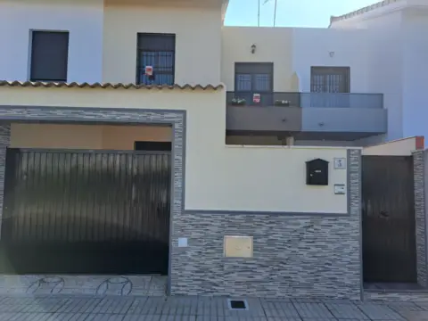 Casa adosada en calle Cronista Manuel García Fernández, 3