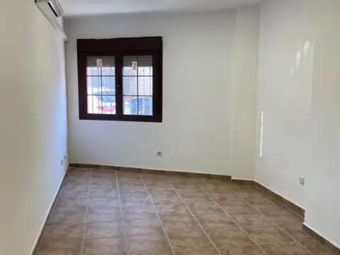 Piso en calle de Talavera, 28