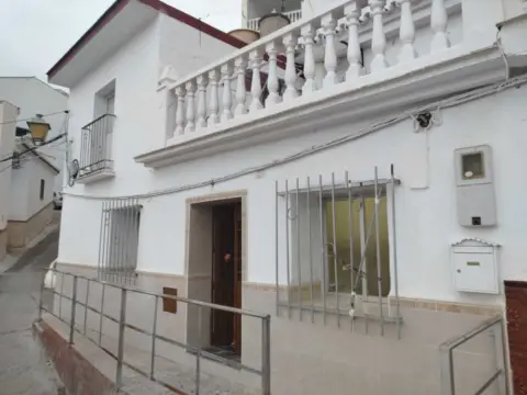 Piso en calle de la Loma Chicharra, 1