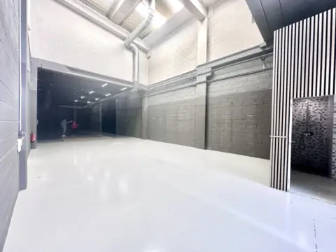 Nave comercial en Avenida Gustavo Adolfo Becquer, 91