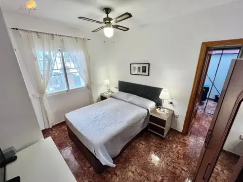 Habitación en Carrer del Rogent, 49