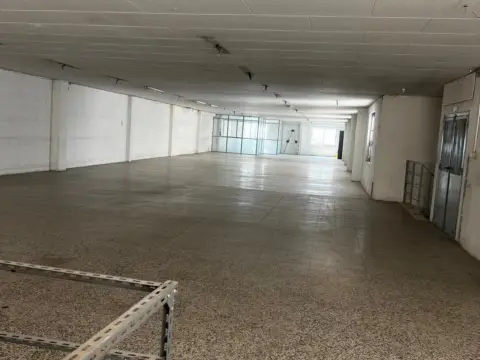 Local comercial en Ronda de la Constitución, 11