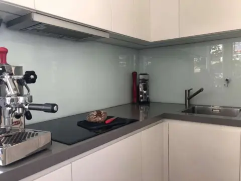 Piso en calle de Eliseo Pinedo, 25