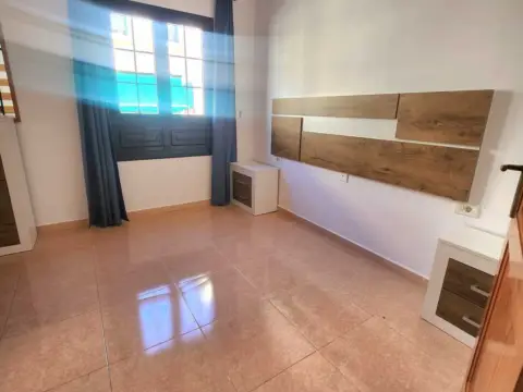 Apartamento en Avenida de la Constitución, 5