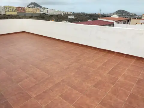 Chalet adosado en calle de la Montaña de Humiaga, 57