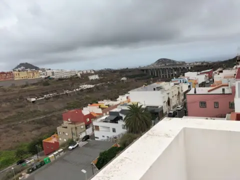 Chalet adosado en calle de la Montaña de Humiaga, 57