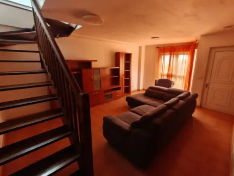 Chalet adosado en calle Jurrio,  34