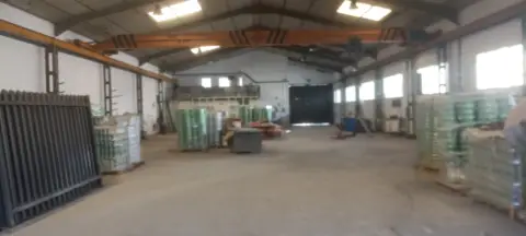 Nave industrial en calle del Cadmio, 11