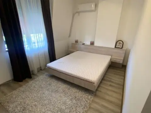 Piso en calle del Santo Domingo Savio, 2